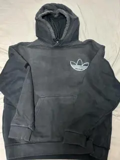 adidas ブラック パーカー フード付き