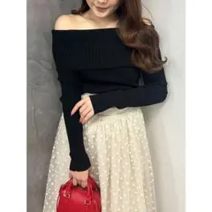 オフショルダー ニット