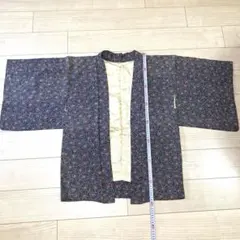 羽織り物　黒　赤　花柄