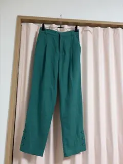 Te chichi テチチ グリーン テーパードパンツ M 裾ボタンのサムネイル
