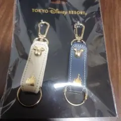ディズニー　ミッキー　本革　キーチェーン　2個セット