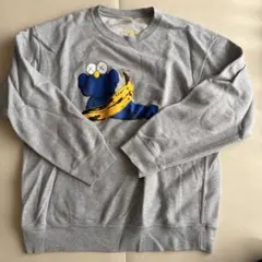 UNIQLO刺繍グレー スウェット