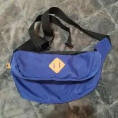 earth music&ecology ウエストポーチ　ボディーバッグ　肩掛け