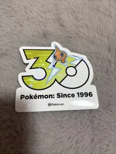 ポケモン 韓国 ポップアップ 30周年記念 ステッカー メラルバ オリヤンコラボ ポケモン 韓国限定 30周年記念 ステッカー メラルバ