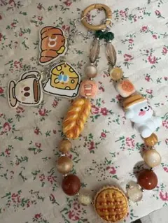 パン屋さんおいしそうなストラップ　おまけ付き♡