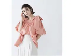 NATURAL BEAUTY BASIC ショルダーリボンブラウスのサムネイル