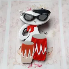 セール！猫ちゃんデザインのエナメルブローチ