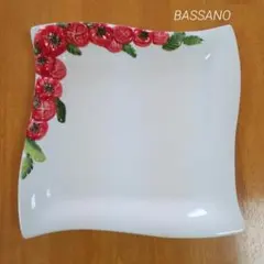 【未使用】　◆ バッサーノ陶器 ◆ イタリア製　トマト柄　スクエアプレートのサムネイル