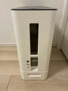 ニトリ　米びつ　12kg/1合のサムネイル