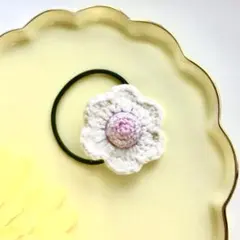 【2個1セット】白いお花のヘアゴム②(パープル系) 手編みヘアゴム キッズ