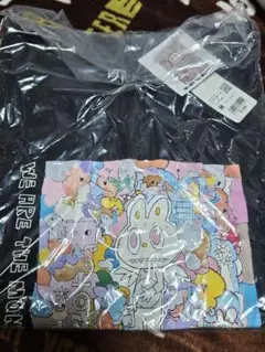 ラブブ　UNIQLOTシャツ　Mサイズ