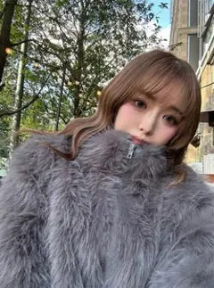 齋藤飛鳥 スタンドカラーショート丈ファーコート