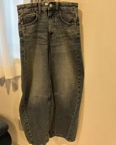 GU バレルレッグジーンズ