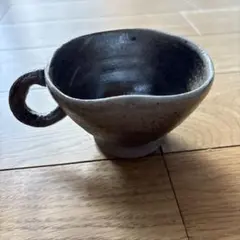 陶器製マグカップ 黒と白のグラデーション