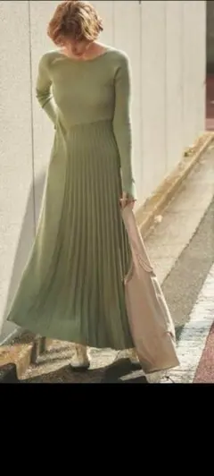 極希少♡未使用タグ付✨emmi atelier バックロゴロングワンピース 上下 楽天市場】SALE20%OFF エミ アトリエ emmi×ecostore UpDRIFT