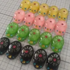 なんの形かわからないデコパーツ20個