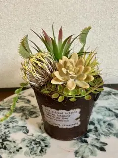 フェイクグリーン♡多肉植物♡アレンジメント♡ハンドメイドのサムネイル