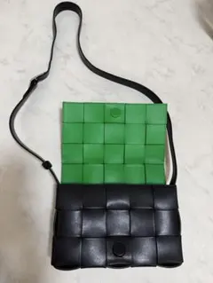 ボッテガヴェネタ マキシイントレチャート カセット レザー ショルダーバッグ