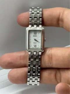 SEIKO 腕時計　ソーラー　スクエア　タンク