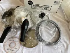 ステンレス製の圧力鍋　レシピブック付き2.0L 18cm （重りなし）のサムネイル