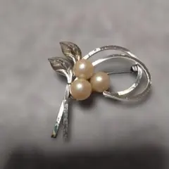 ブローチ【約4×5cm】