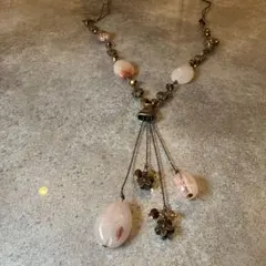 ピンク系ビーズロングネックレス　花