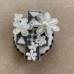 ミナペルホネンハンドメイド 六角形ブローチ - メルカリ