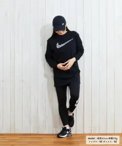 新品未使用　NIKE　ナイキ　女性　トップス　刺繍　L　ブラック