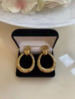 ニューヨーク購入‼️ゴールドフープイヤリング 中型❣️ゴージャス‼️華やか❣️