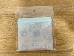 ナルミヤハッピーパーク　総柄クリアフラットポーチ　メゾピアノ　ブルーベリエちゃん