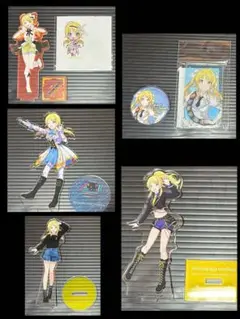 八宮めぐるアクスタ4点＋スタンドアクスタ1点＋バッジ1点＋ステッカー1点　計7点