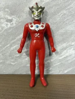 k1408レア　ウルトラマン レオ ソフビ フィギュア 昭和レトロ 当時物 タカトク製 ウルトラマンレオ ソフビ フィギュア 当時物 - メルカリ