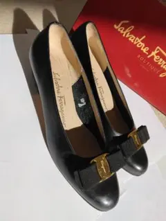 ③【箱付　かかと修理必要】サルヴァトーレフェラガモレデースパンプス　23.5cm