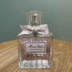Miss Dior Chérie Eau ミスディオールシェリーオー100ml - メルカリ