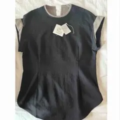 今季 完売品 deres デレス Tシャツ - メルカリ