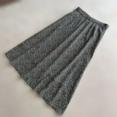 マジェスティックレゴン　小花柄スカート