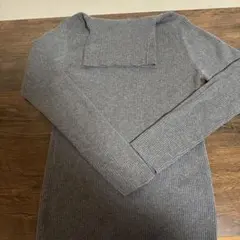 GU グレー リブ編み スクエアネック ニット