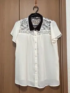 アイボリー 半袖シャツ レース 背面