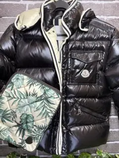 ⭐️おまけ付き⭐️モンクレ ダウン ブラックサイズ１クラッチバック付き