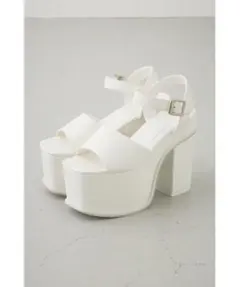 AZUL プラットフォームサンダル　ホワイト