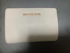 マイケルコース　二つ折り財布のサムネイル
