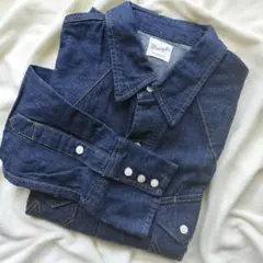 【Wrangler】デニムシャツ　美品　ネイビーシャツのサムネイル