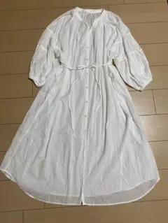 ローリーズファーム長袖ホワイト前開きボタンウエストヒモ付きシャツワンピース