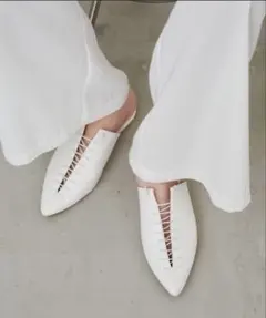 レースアップ ポインテッドトゥ フラットミュール ホワイト Sサイズ