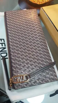 【もなまま様専用】FENDI長財布8M0405　ダブルファスナー　FFロゴ