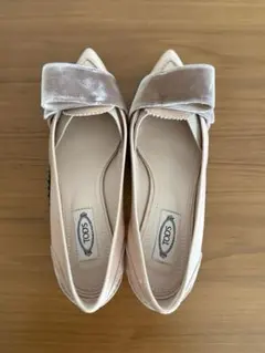 TOD'S×ALESSANDRO DELL'ACQUAパンプス ピンクページュのサムネイル