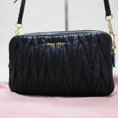 miu miu】マテラッセ ショルダーバッグ ネイビー【破れや色落ちあり