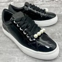 814 【美品】TOCCA パール 厚底スニーカー エナメル 黒 24.0cmのサムネイル