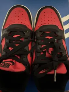 Nike レッド ブラック スニーカー