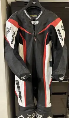 格安！バンクセンサー付き！ ベリック レーシングスーツ 52サイズ 格安！バンクセンサー付き！ ベリック レーシングスーツ 52サイズ